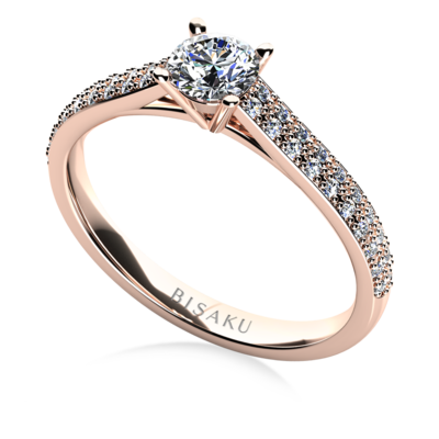 Engagement ring rose gold Aida