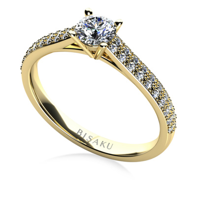 Engagement ring yellow gold Aida