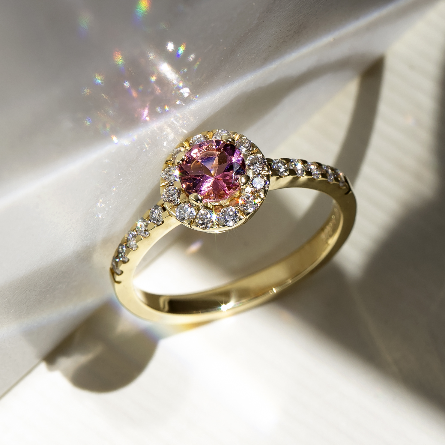 How to Choose the Right Lab-Created Pink Diamond Engagement Ring?
