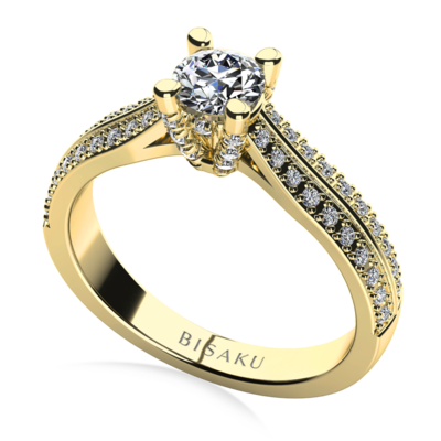 Engagement ring yellow gold Hazel